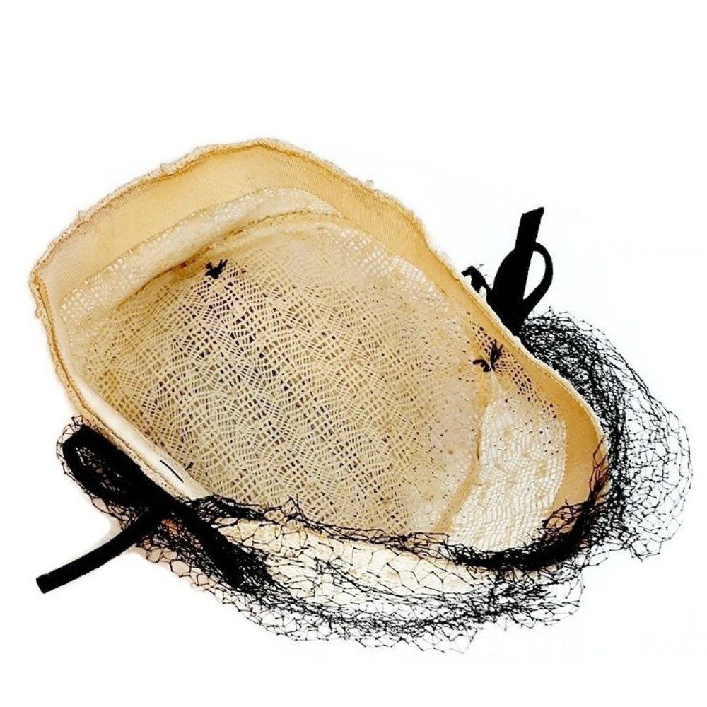 1940s True Vintage Small Off White Pillbox Style Hat With Black Veil And Bows - Picture 6 of 7